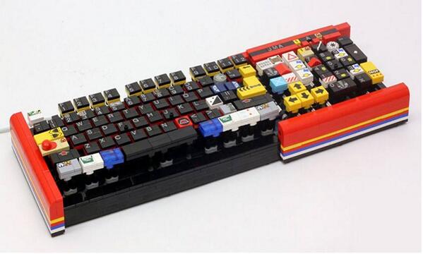 SETSymbiosis's tweet image. A keyboard made completely out of #LEGO bricks!
Watch here: goo.gl/gZxo3j
#UnrealDesigns #DesignBoom #design