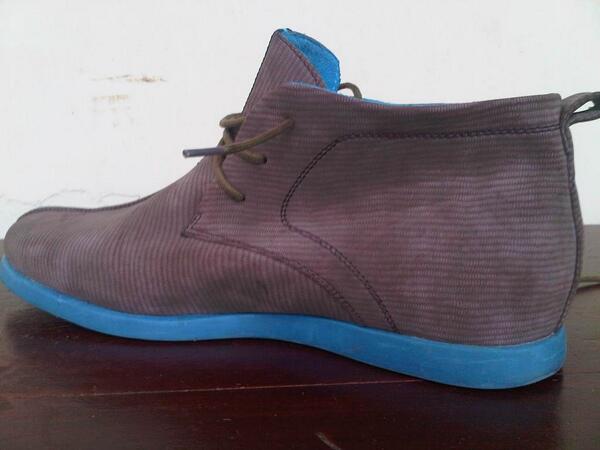 FredNabbimba's tweet photo. half boots in brown and blue Ugx. 100,000 @barcodekampala Cc. @vernvanmaz http://t.co/HsW2XtA4RS