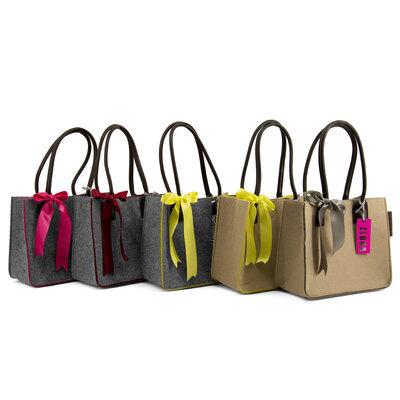 DifferentDutch's tweet image. Nieuw in onze webshop, hippe damestassen gemaakt van vilt! Merk: Zebratrends #vilt #hippedamestas