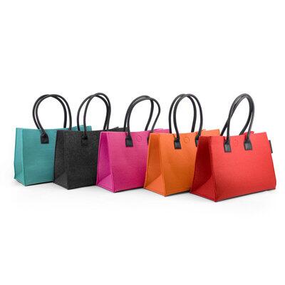 DifferentDutch's tweet image. Nieuw in onze webshop, hippe damestassen gemaakt van vilt! Merk: Zebratrends.  #hip #vilt #hippedamestas