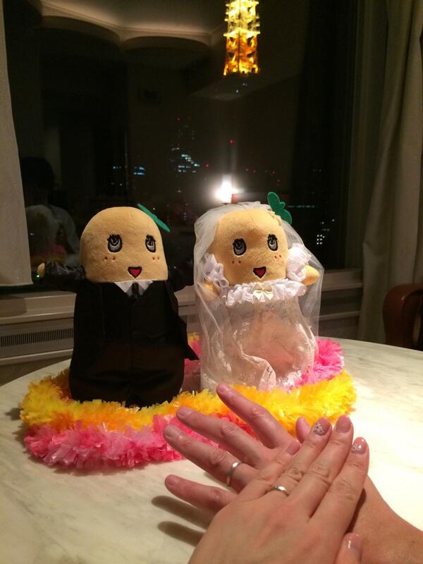 plum1212's tweet photo. @funassyi 昨日結婚しましたなっしー(*^^*)デザイナーの友達に作って貰ったウエディングふなっしーなっしー♪
幸せ過ぎて、感謝感激梨汁ブシャー(/ _ ; ) http://t.co/pyR19akfiv