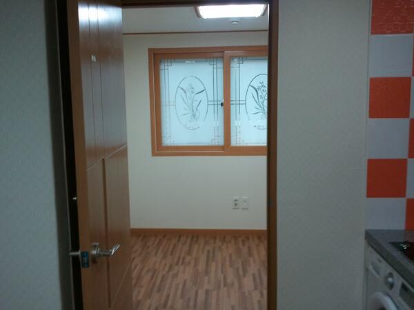 ysc7035's tweet photo. 작은방 http://t.co/TMBFxCRUCE
