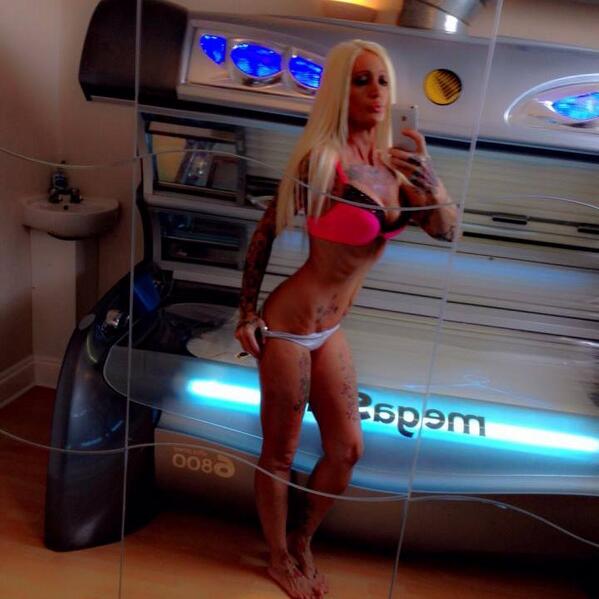 InkedXXX's tweet photo. time to tan #selfie http://t.co/nPPY8C081E