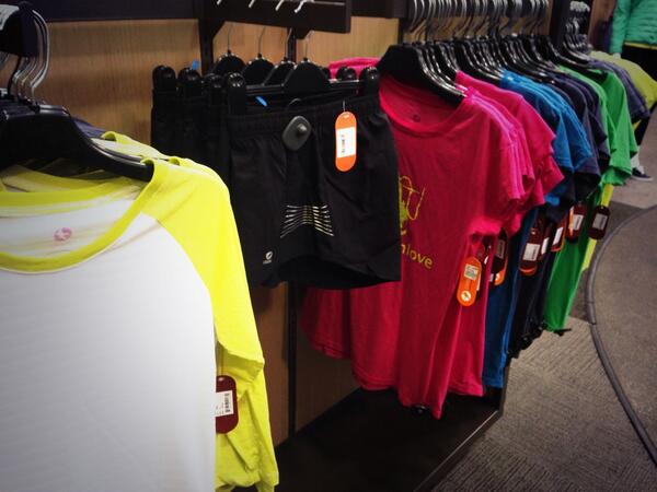 mdkohn's tweet photo. @oiselle at my local City Sports! http://t.co/T4VCdGbVau