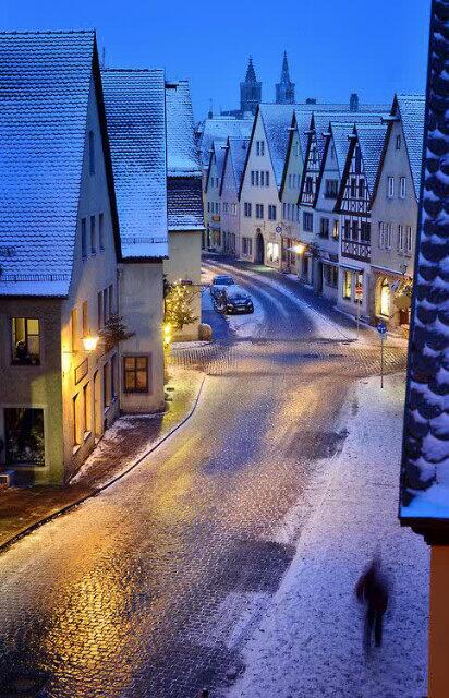 PlacesWow's tweet photo. Rothenburg ob der Tauber, Germany http://t.co/s51GtIVUBH