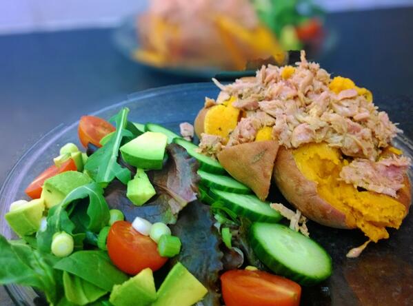 FemaleFitness2's tweet photo. Stay on top of your game. Training is the easy part, eating clean is the hard part.  #stayfocused #fuelyourbody http://t.co/1wVFUGtzGp