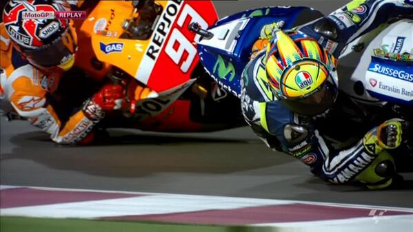 MediasetMotor's tweet photo. El campeón puede con el 'campeonísimo': Márquez se lleva el duelo con Rossi 
http://t.co/4dYOIpfdh2 #MeGustanLasMotos http://t.co/OGVpVzWfWp