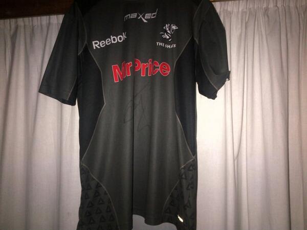 dnki virri hemp @Andre_301207! <a href="/fsteyn12/">Francois Steyn</a> baie dankie viri hantekening, <a href="/pieta6/">pieter joubert</a> Dankie vir my geskenk broer #fsteynfan