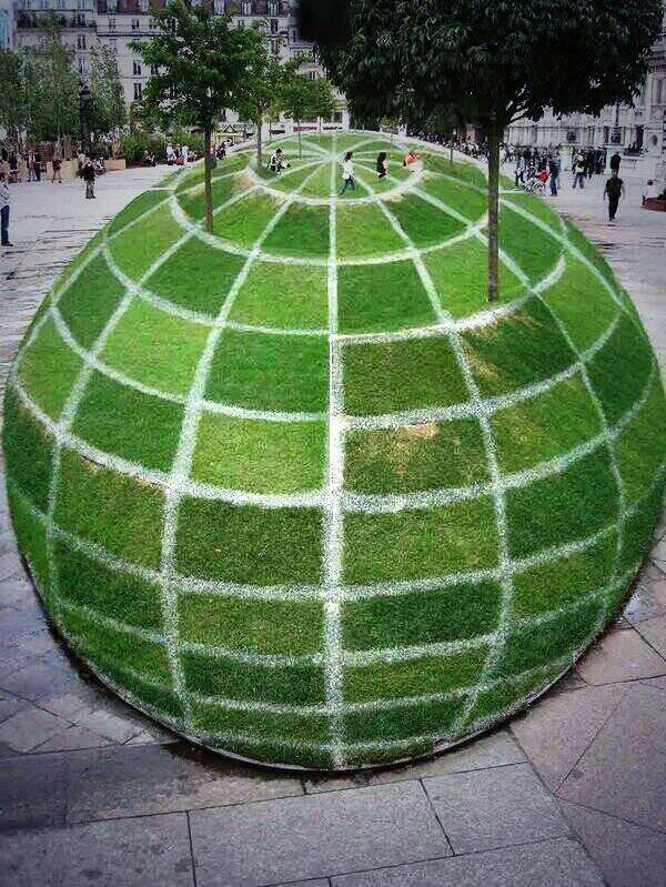 iIusionOptica's tweet photo. Efecto óptico en un parque de París. 
RT SI TE GUSTA http://t.co/WzGJpVAO1u