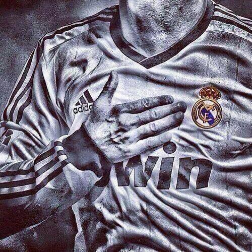 FCVideoNED's tweet photo. Nog een halfuur! Retweet voor Real Madrid! #reabar http://t.co/gJ0OCGNty2
