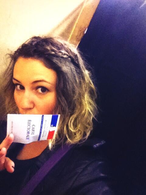 sophielamodeuse's tweet photo. C'est fait 💌 #Municipales2014 #Lyon2014 #selfisoloir #selfie http://t.co/VPoB3YqU5e