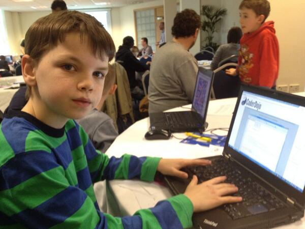brettparker's tweet image. Nathan building the homepage for @WilmslowDojo #coderdojo #yearofcode @pinkcarriefly