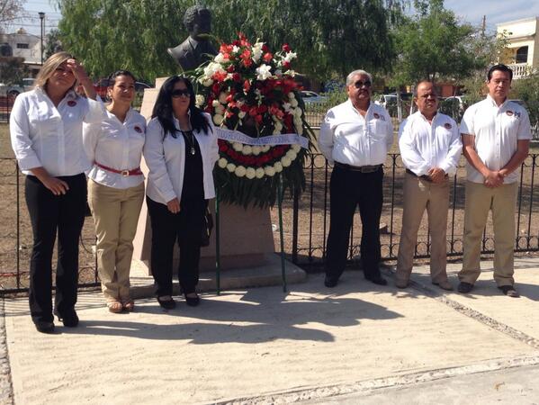 Guardia de honor <a href="/CTM_Coahuila/">Federación de Trabajadores de Coahuila CTM</a> @ctmcoahsureste Plaza Colosio x aniv. luctuoso Luis Donaldo Colosio <a href="/tereso_medina/">Tereso Medina</a>