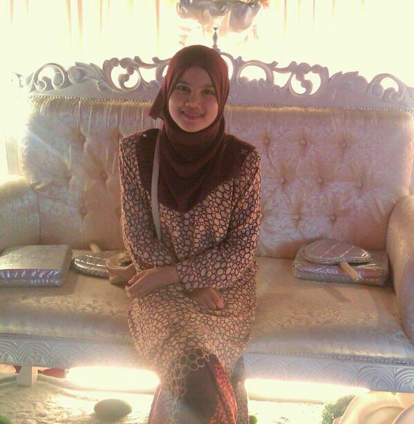 NadzyrahHanim's tweet photo. I will loyal for waiting you there and sit on my side . :) http://t.co/ijIHf6O4Pp