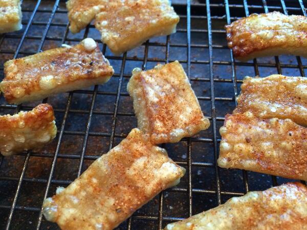 TheFlamePit's tweet image. Pit rub pork crackling #pitrub 
Not kidding they taste awesome. 😃