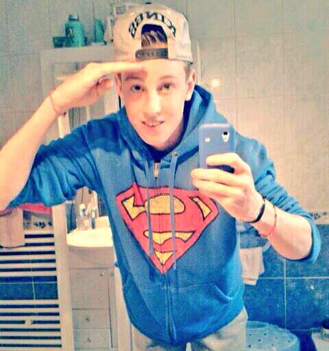 LoicBersot's tweet photo. #snapback http://t.co/BCocFjClWB