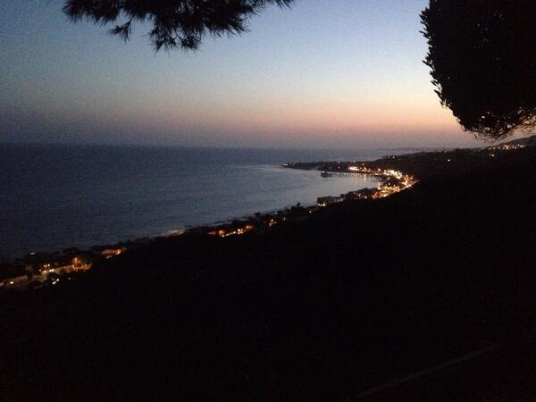 TEelijah's tweet photo. Back In Cali #Malibu http://t.co/XE1tG48tRq