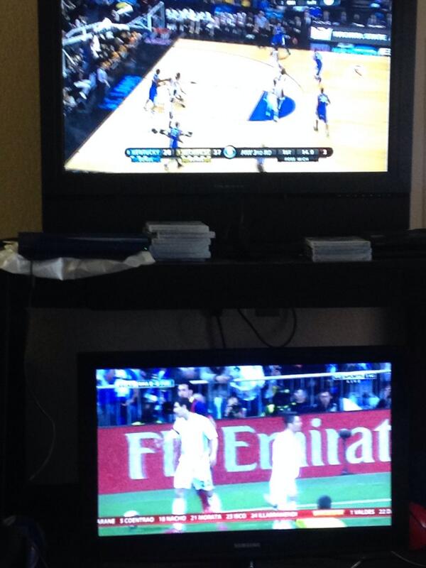 ben_hammonds's tweet image. NCAA tourney up top and #Clasico below. #perfectsetup