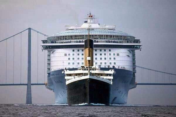 Just look at the size comparison between the titanic and a modern cruise ship