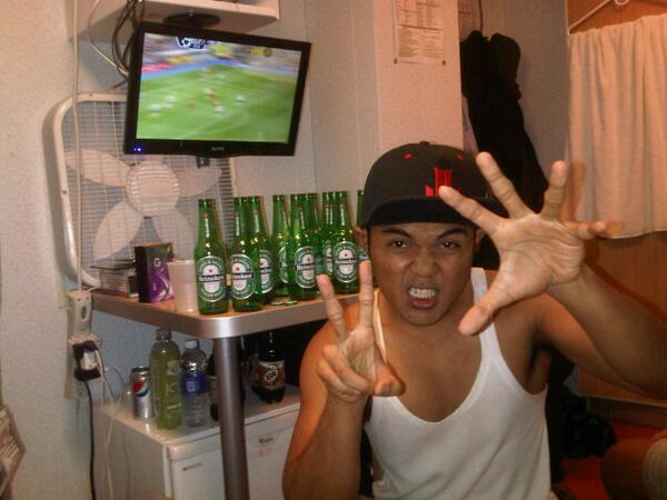 Happy beerday at sea !!! *sok sajan cank*  (^_^)