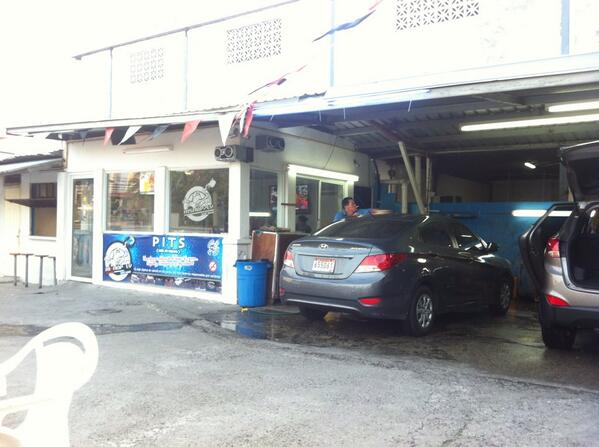 MonopolyCarWash's tweet photo. Estamos abiertos para ofrecerles un excelente servicio ubicados en avenida Santa Elena @Vendelo507 @ElChotin http://t.co/uDRByWrjrc