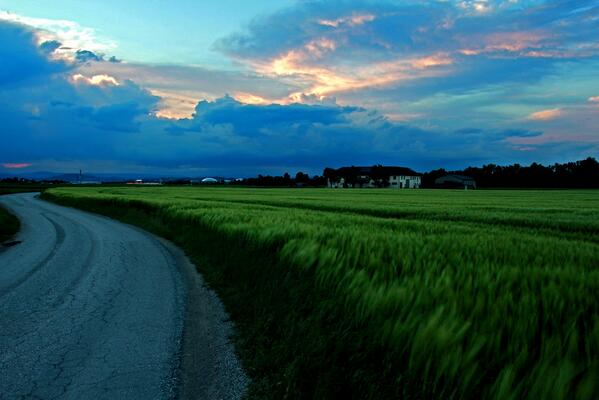 TheNivCom's tweet image. Beautiful picture by BennyM! Also check out OpinionOwl.com :D