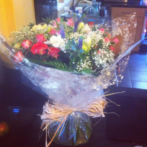 EmilyRose2203's tweet photo. Birthday Flowers 😁 #21stBirthdayyyy @mattbritton1 http://t.co/7FW2BYJKIc