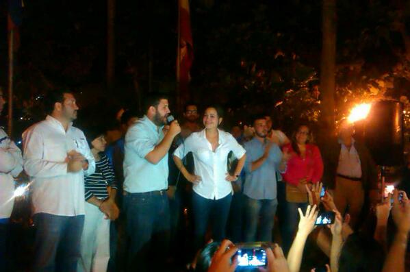 dsmolansky's tweet photo. Agradecemos a @MariaCorinaYa que hoy no dudó en venir a esta Asamblea, firme como siempre! http://t.co/qRzzqyEtLR