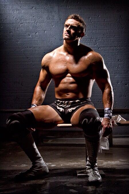 MainEventMagnus's tweet image. The adonis that looks like he's been carved out of marmer!