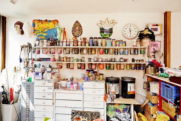 FastCoDesign's tweet photo. See the workspaces of 14 leading creative minds: http://t.co/Xa0jUkXFIM http://t.co/HX49htnUWN