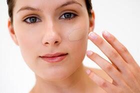 jazmakeup's tweet photo. Prueba tu base de maquillaje en el mentón, jamas en la mano! Recuerda que la base debe ser igual al color de tu piel http://t.co/JaIxS7fhmV