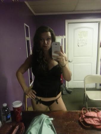 "<a href="/NYJetsRosie/">Rosie</a> A lil somethin' somethin' for your followers! And yes, I'm a full fledged 100% genuine SUNY senior! "