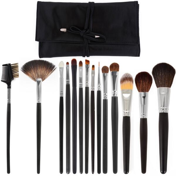 jazmakeup's tweet photo. #minitip invierte en pinceles de calidad (los de pelo natural son para polvos) http://t.co/ooAchIyAYJ