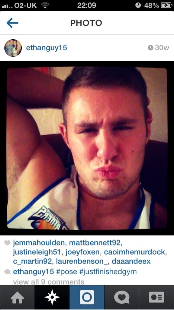BarrowCuntWatch's tweet photo. @melts_barrow melt, cunt or both ? http://t.co/n6WW8LSKZi