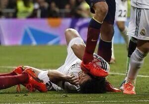 FutboolFichajes's tweet photo. Pepe es el malo… ¿No?
Un cariño de Busquets.
http://t.co/CfXdsbLGjw
(FOTO vía @TipsFutbol)