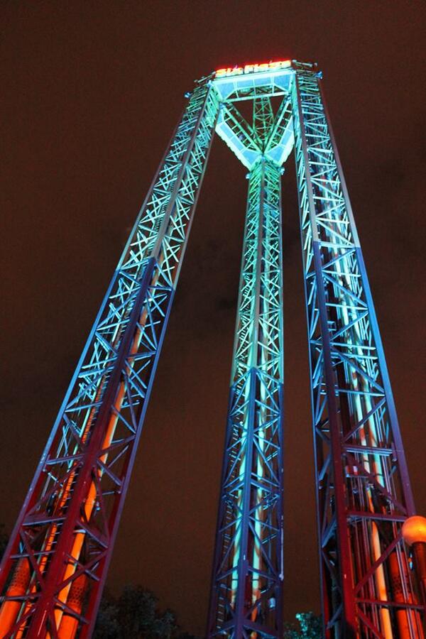 SixFlagsMxico's tweet photo. #GranNite la fiesta mas extrema del planeta!!
No faltes http://t.co/ptWkjcs4TW