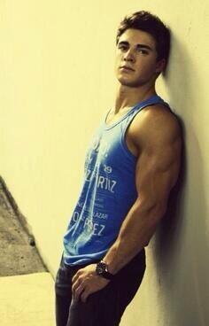 TrackkCode's tweet image. Muscles 🙌