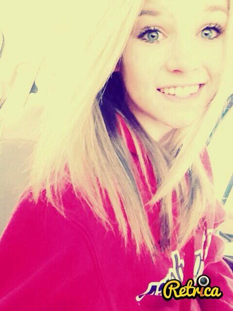 ChandlerLayne8's tweet image. missing the blonde. goin back this summer hopefully.😍😭 #sendbacksunday #blondecomeback