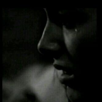 hheema23's tweet photo. "@jooj_3j: #فرقة_العزف : وهل يحق لي أن أحن لمن أوجعني كثيراً ..✉̸̸ http://t.co/7c5K9a9BNR"