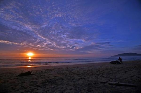 GoLocallyGlobal's tweet photo. Buenos Noches from #CostaRica ! http://t.co/92ciPkKJAL #costarica http://t.co/jKvQgoxOlW