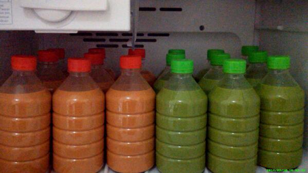 KaiTea_'s tweet photo. Thai milk tea &amp; thai green milk tea. Order for #Delivery http://t.co/1ivvxryFhP