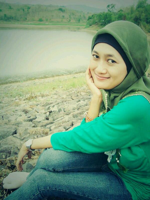 Fitri_Azijah's tweet photo. Assalamualikum jamaahhh akhh, selamat beraktifitas , awalin dengan senyum ya. Emuaachhh #elus puting http://t.co/M6v0lhBfas