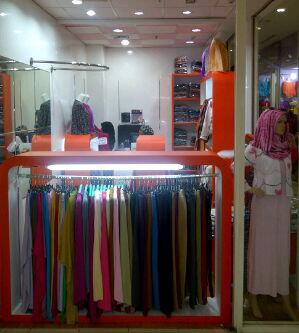 amh_online's tweet photo. Cabang amh di lantai G A2-20 kini buka kembali,,ada berbagai atasan,bwahan,dress,jilbab,,n pastinya ada discnya jg lo http://t.co/ZgdtKkgZmd