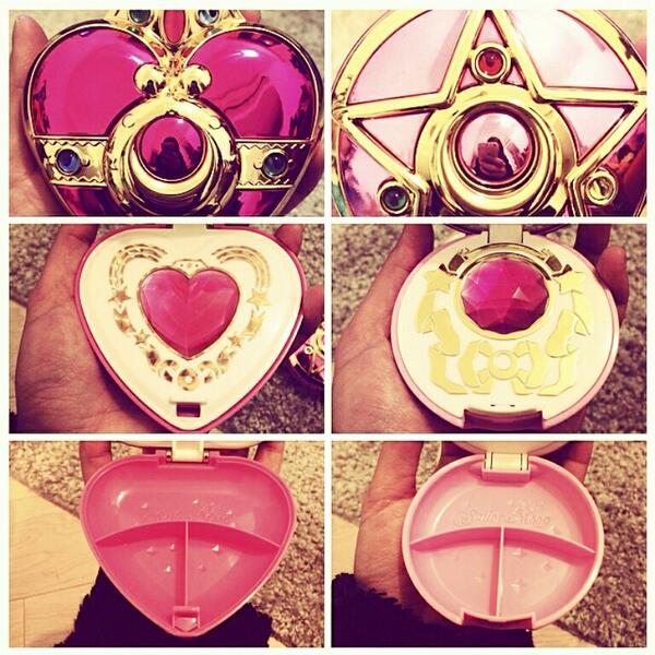 Both #SailorMoon mirror cases opened up! I love the crystals!!! *-* pic from instagram.com/p/l4wxeXHr5N/