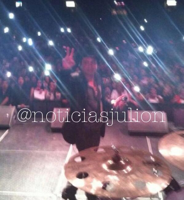 <a href="/julionalvarez83/">@JulionAlvarez</a> y su Norteño Banda en el Showare Center de Kent, Washington.