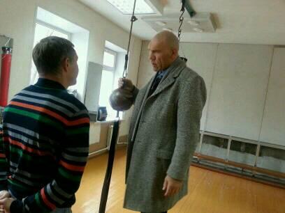 NickValuev's tweet photo. Приехал в Новокузнецк. Решаем вопросы школы бокса http://t.co/QiY0AotJCZ