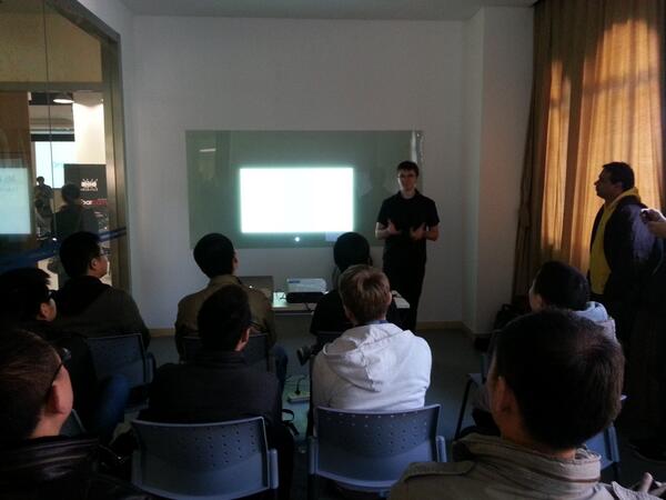 mnkow's tweet image. @EKMIV on giving presentation about his experience with #javascript at @techyizu&apos;s #barcamp #ShanghaiTech