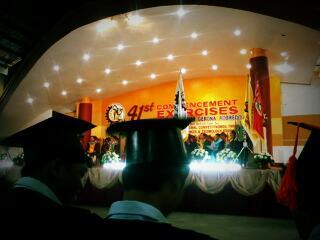 rorobiii's tweet image. Graduation ba kamo? :) #BISCAST