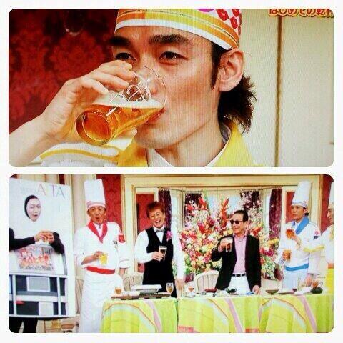 kando_iihanashi's tweet photo. SMAP草なぎ剛がタモリの「お酒解禁していいかな？」
草なぎ「いいとも！」
で、なんと５年ぶりにお酒解禁。

タモさん×SMAPかんぱーい！！

中居『色んな味がするビールだな。剛よかったな。』

#SMAP×SMAP http://t.co/1Y9VUlQjVH