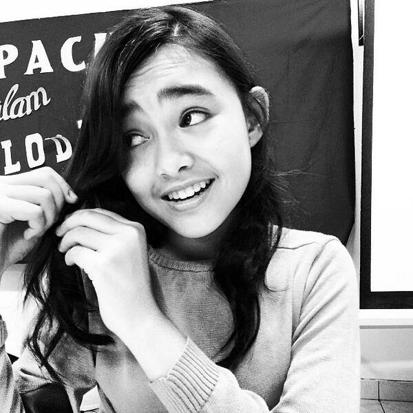 MandaManopoREAL's tweet photo. candid http://t.co/sGVcljCyzY